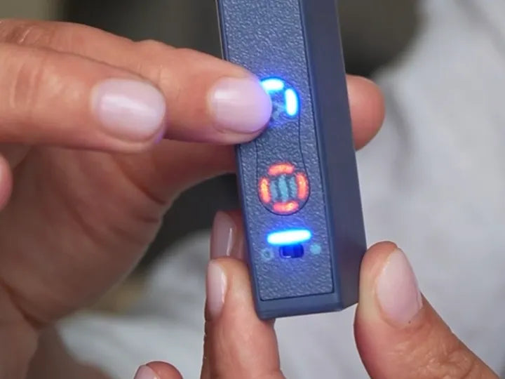Setting the heat and vibration levels on the yourTMJ pen